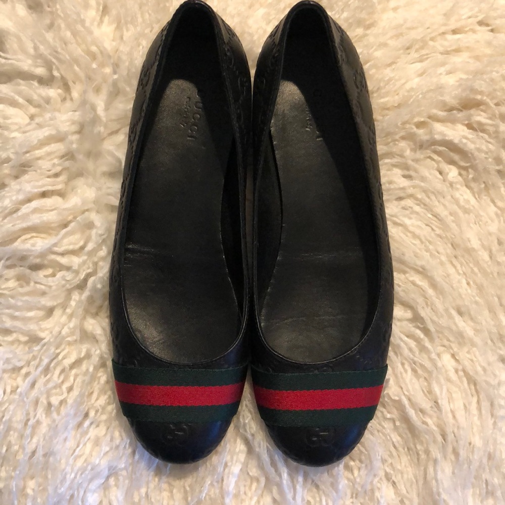 Gucci Black Flats with Green and Red Stripes